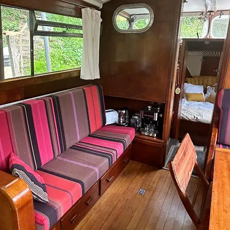 Semoir Insolite Sur Un Bateau Hotel na wodzie *